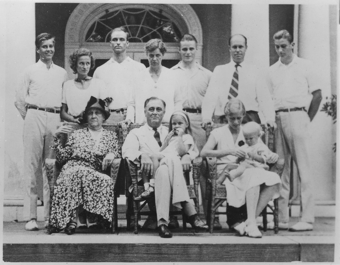 Biography: NO ORDINARY TIME, Franklin & Eleanor Roosevelt, the Home Front in WWII, Doris Kearns Goodwin